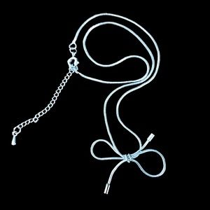 Beautiful Sleek Bow Chain Silver Necklace